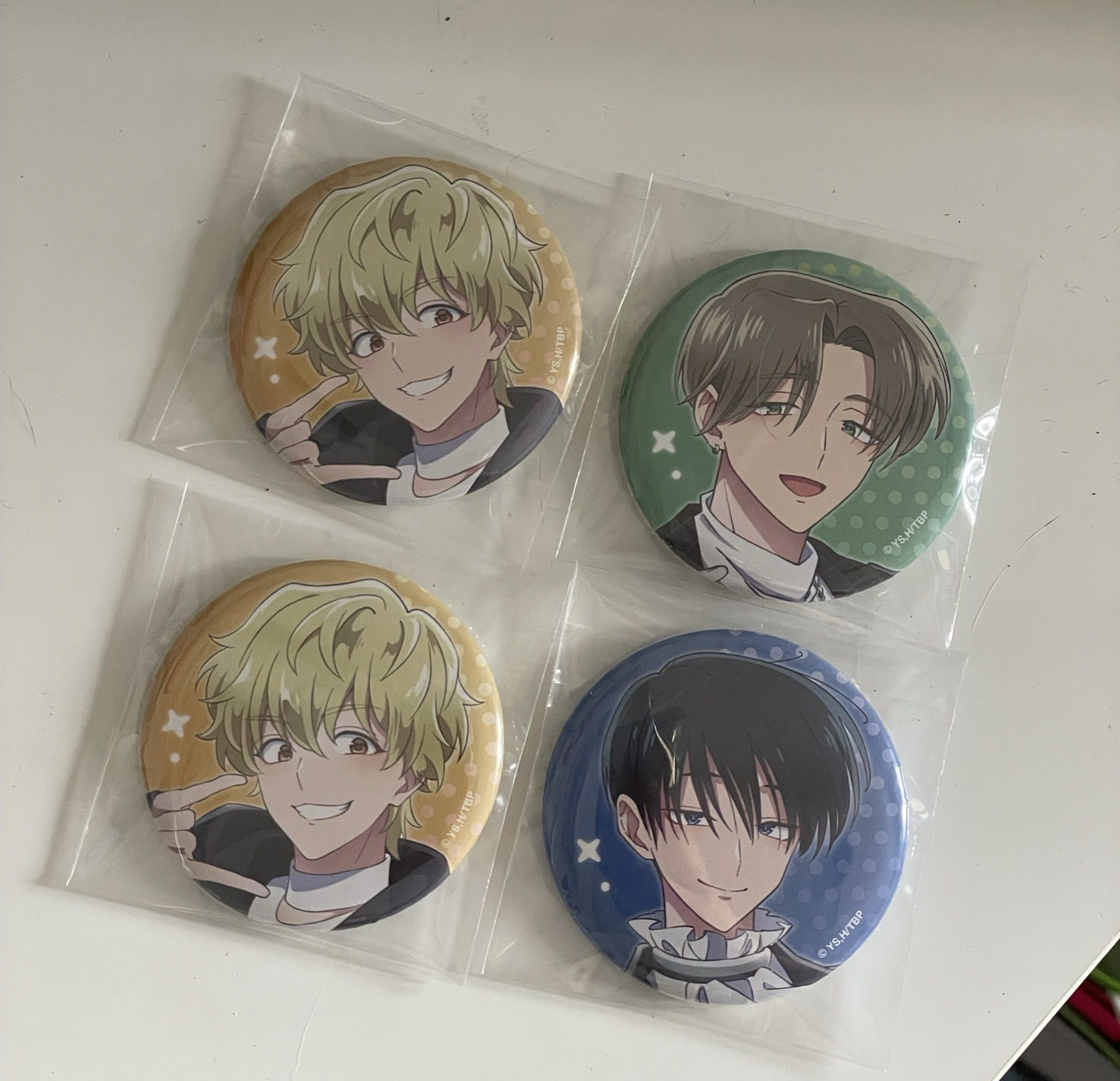 櫻利、夏木、敬人徽章