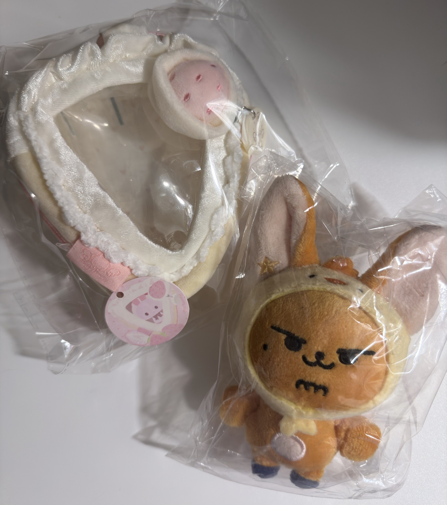 （現貨4/20前下單送草莓蛋糕娃包 可當日寄出）TXT 原皮春+3本正規四未拆 黃春 娃娃