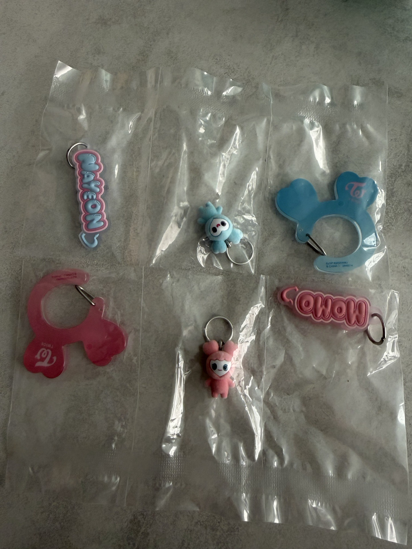 Twice 登山扣 現貨