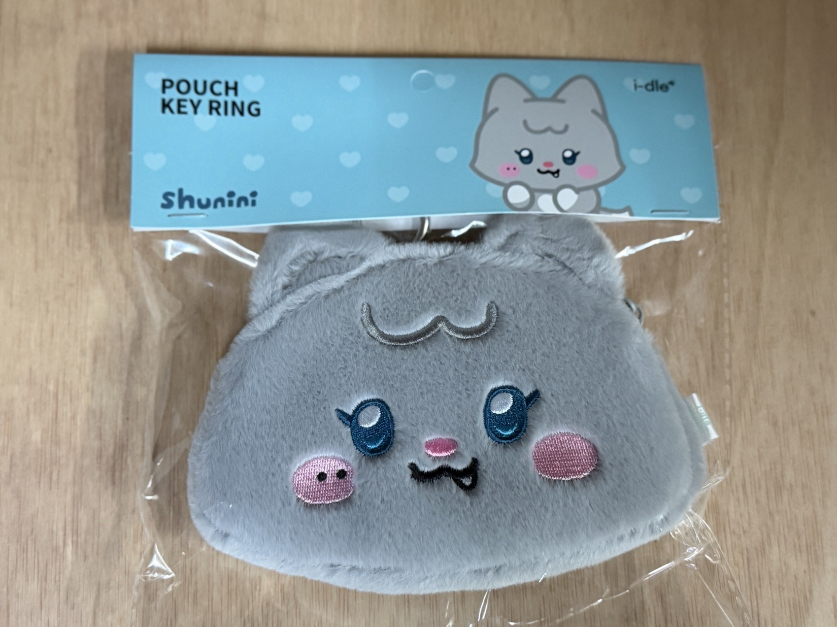 i-dle 舒華 展覽吊飾零錢包 全新附刷卡