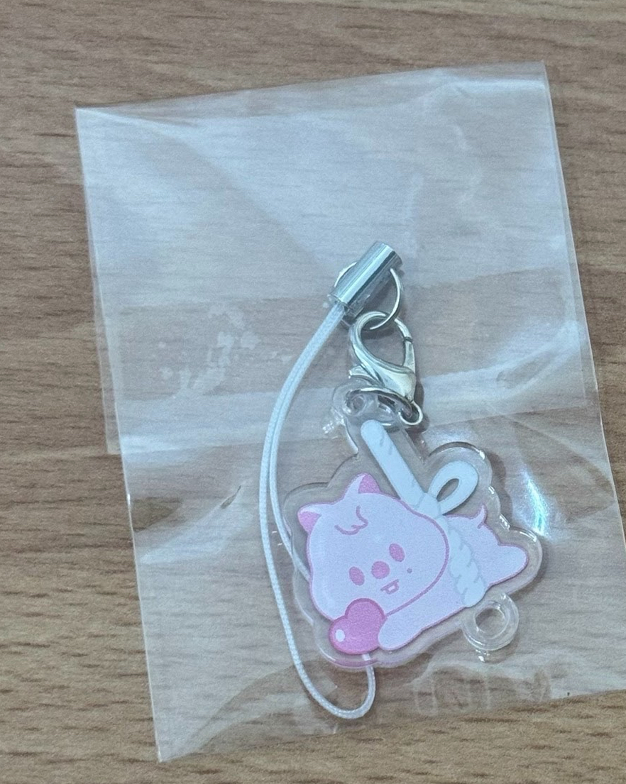 粉紅拿愛心闊卡