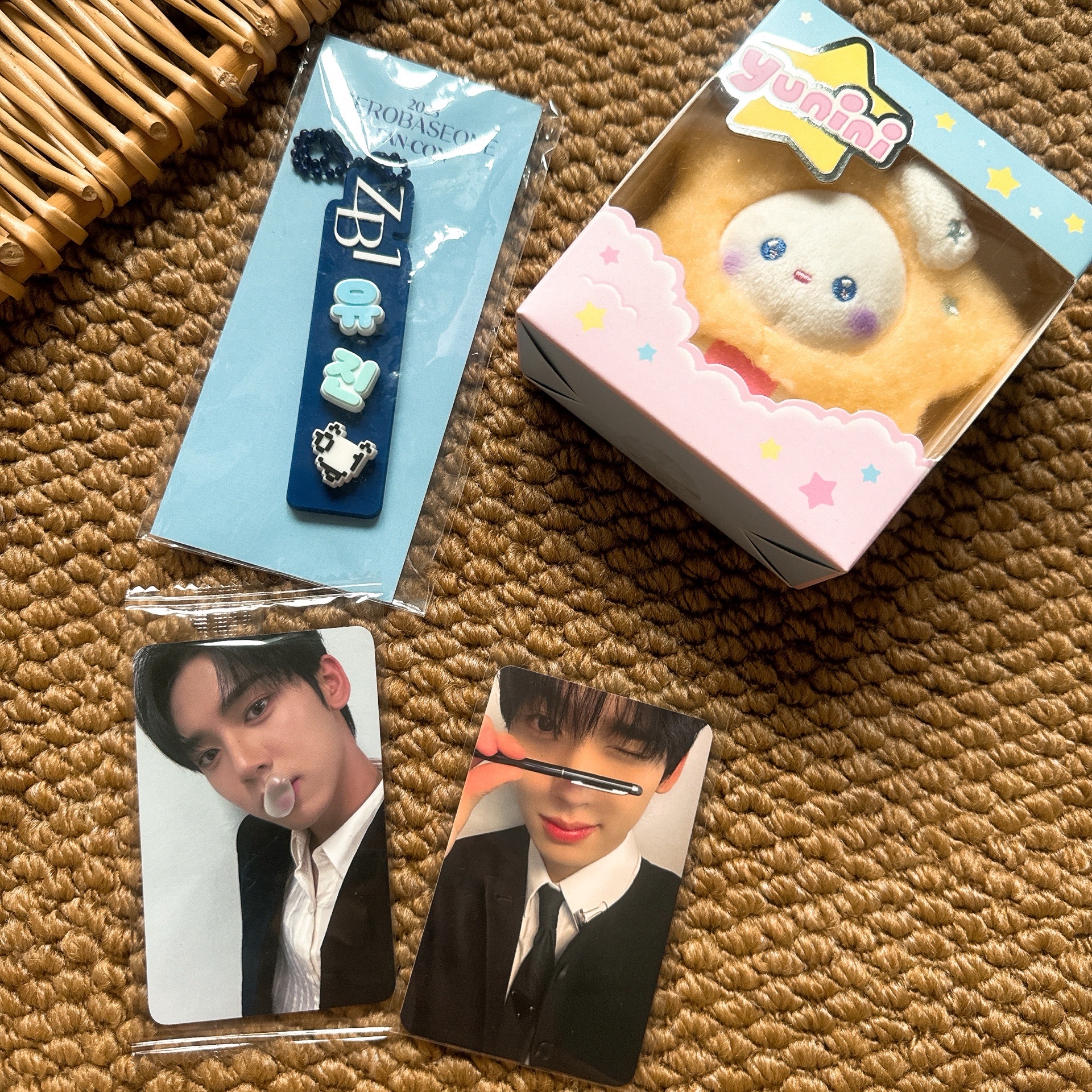 Zerobaseone ZB1 Yunini星星娃+未拆專+Fancon姓名吊飾+特典卡