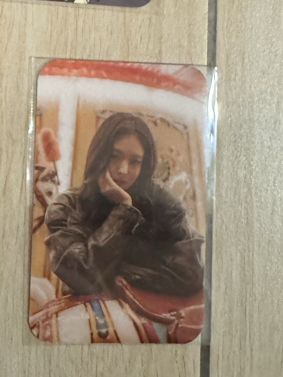 Jennie週年展滿額小卡全新