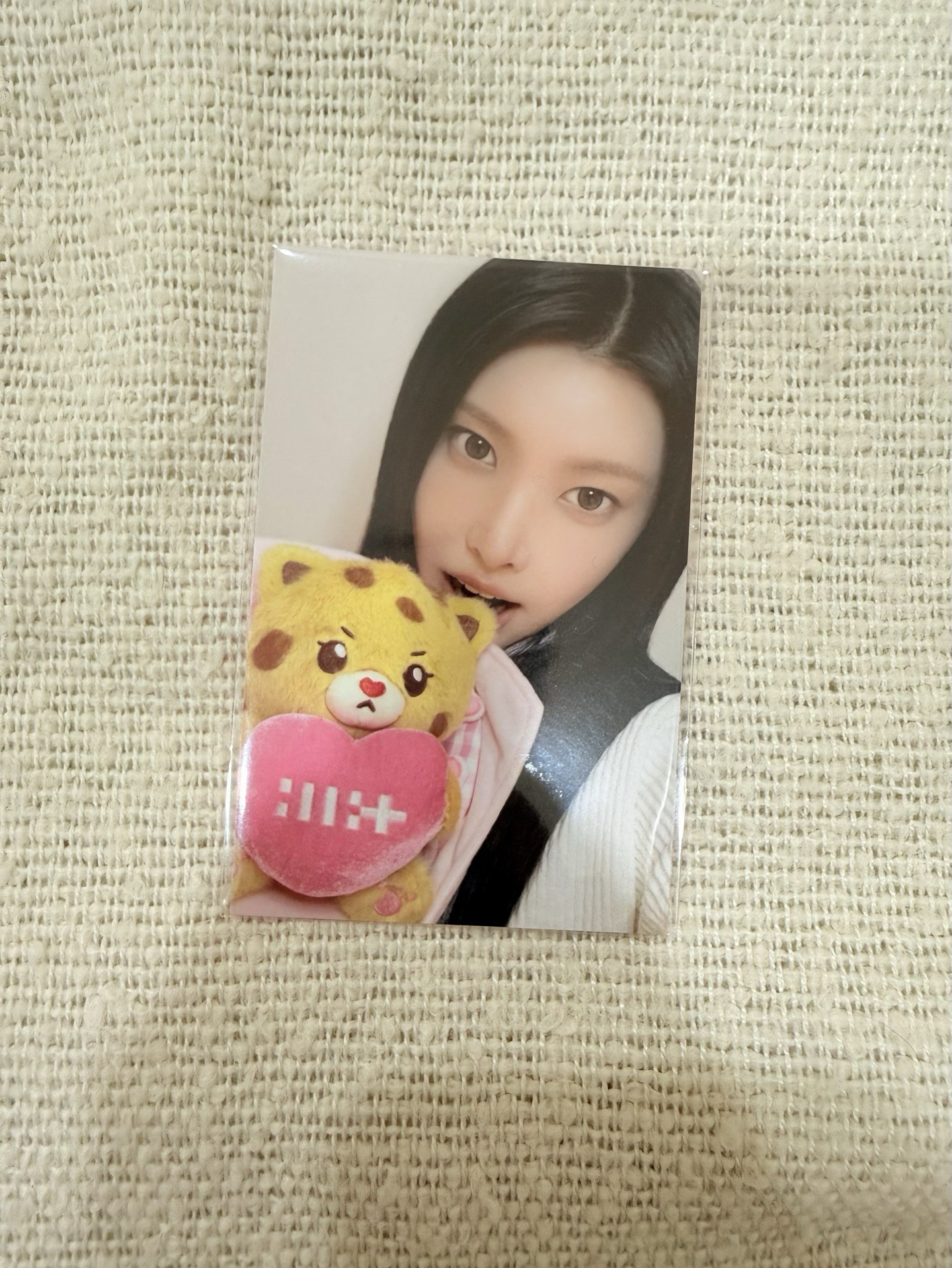 ILLIT｜二週年捧花大娃｜yunah滿額卡｜CHEETIE