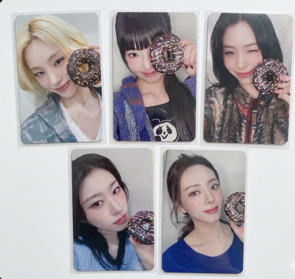 Itzy ms甜甜圈一套