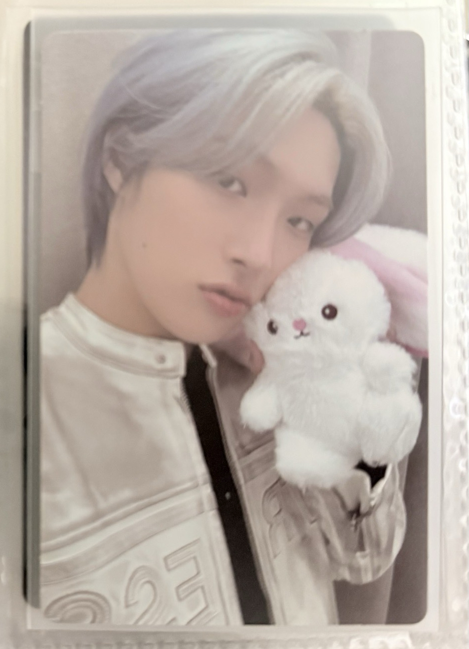 稀有藍髮🐥🐰