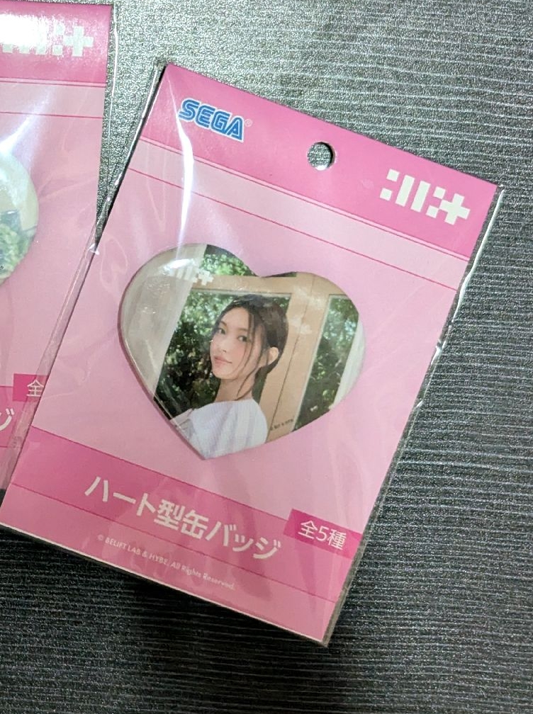 ILLIT 玧 sega心形徽章