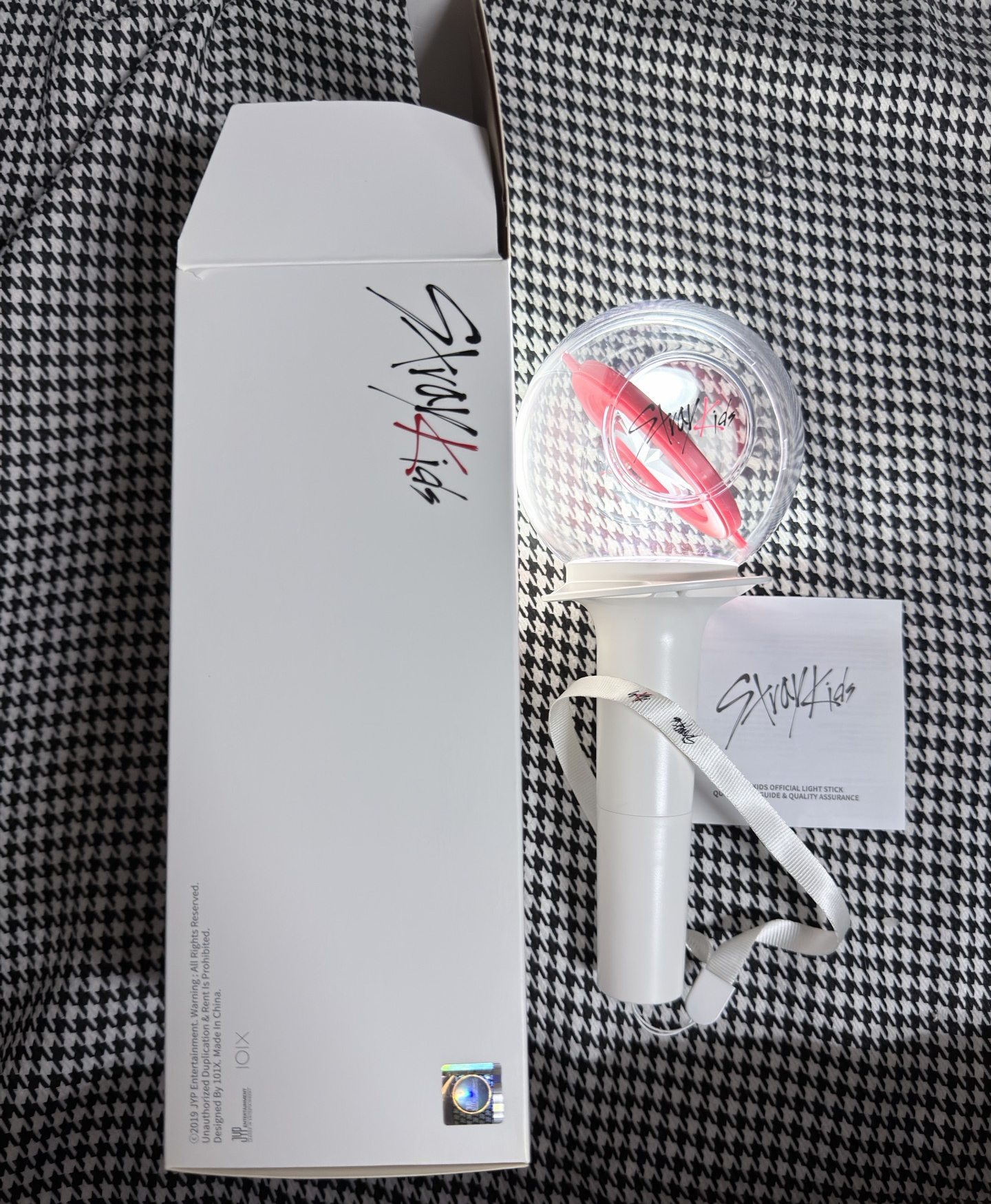 （現貨 紙箱寄出 可當日寄出）straykids 一代手燈