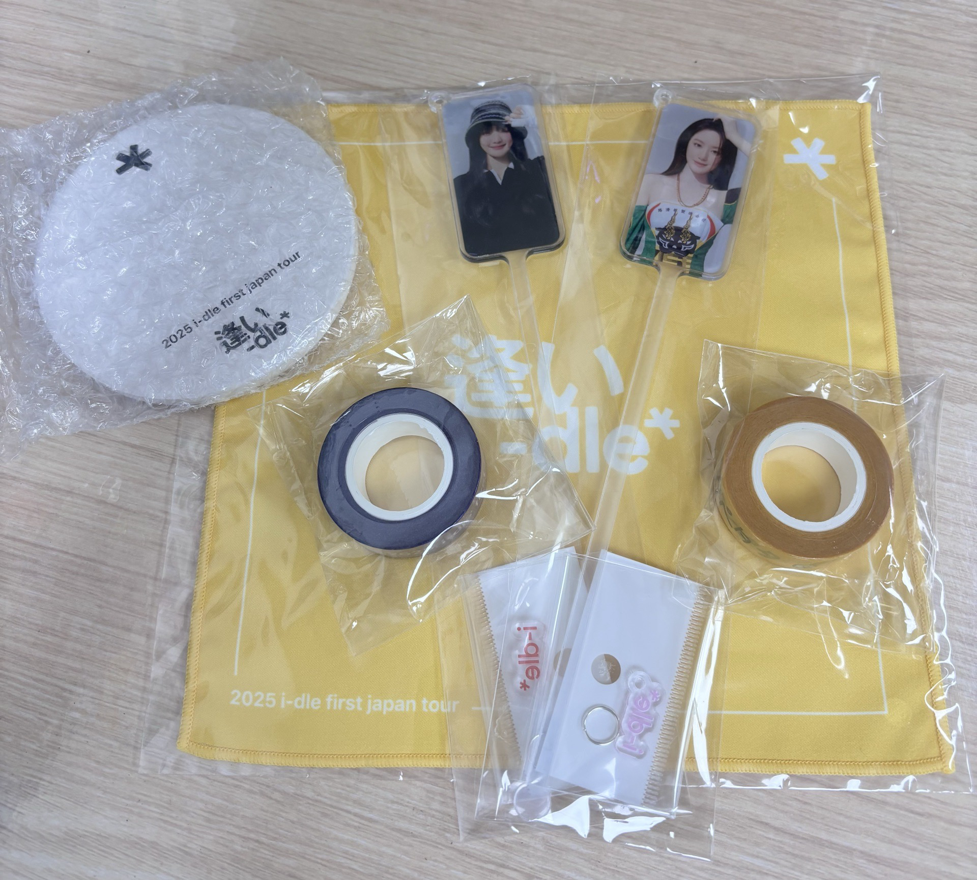 i-dle 日巡扭蛋 杯墊 紙膠帶 方巾 刷妮攪拌棒(自拍棒)