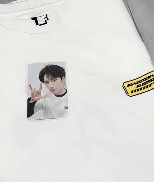 嚴浩翔小卡+上海T