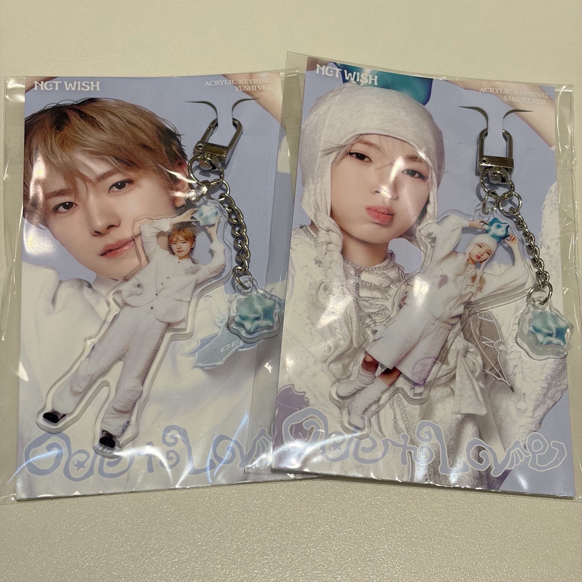 在韓 Ode to love快閃 壓克力吊飾