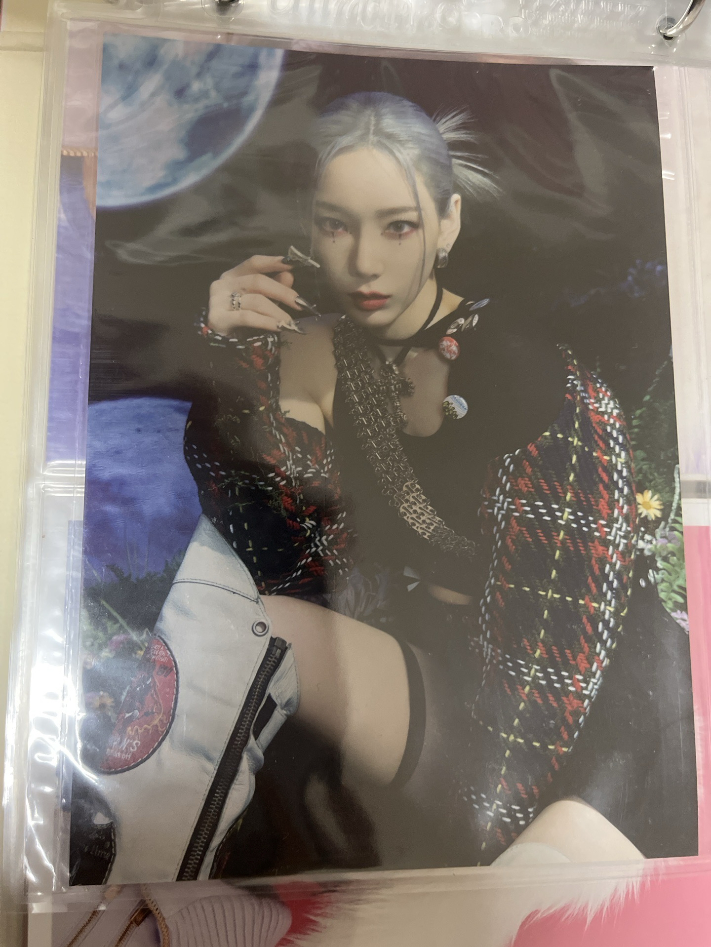 INVU 資料夾 閃卡組 無小卡跟資料夾 只有明信片多帶1