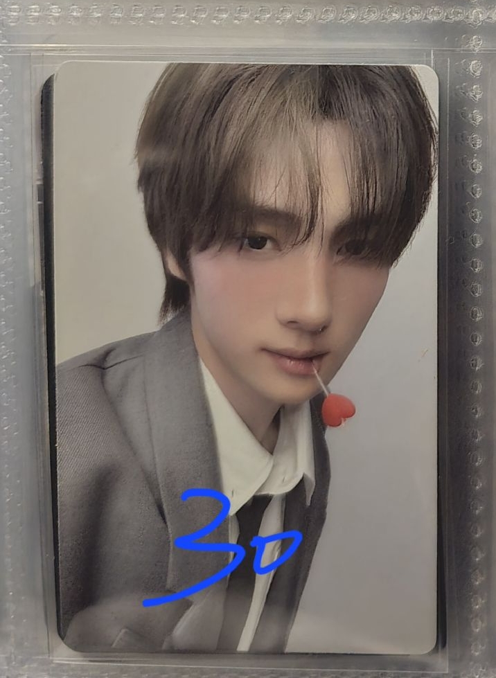 咬棒棒糖英宰