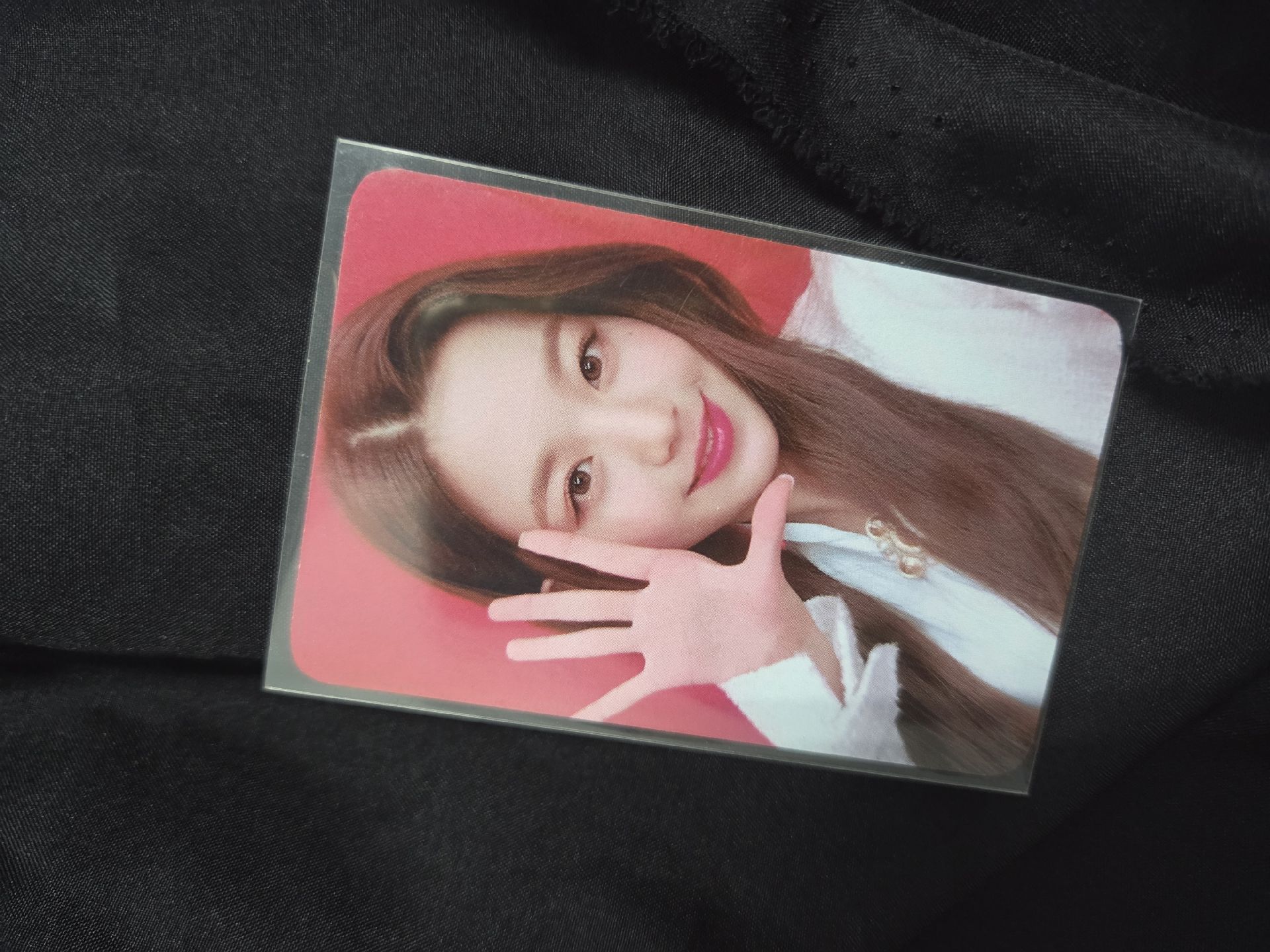 izone 紅底簽售圓