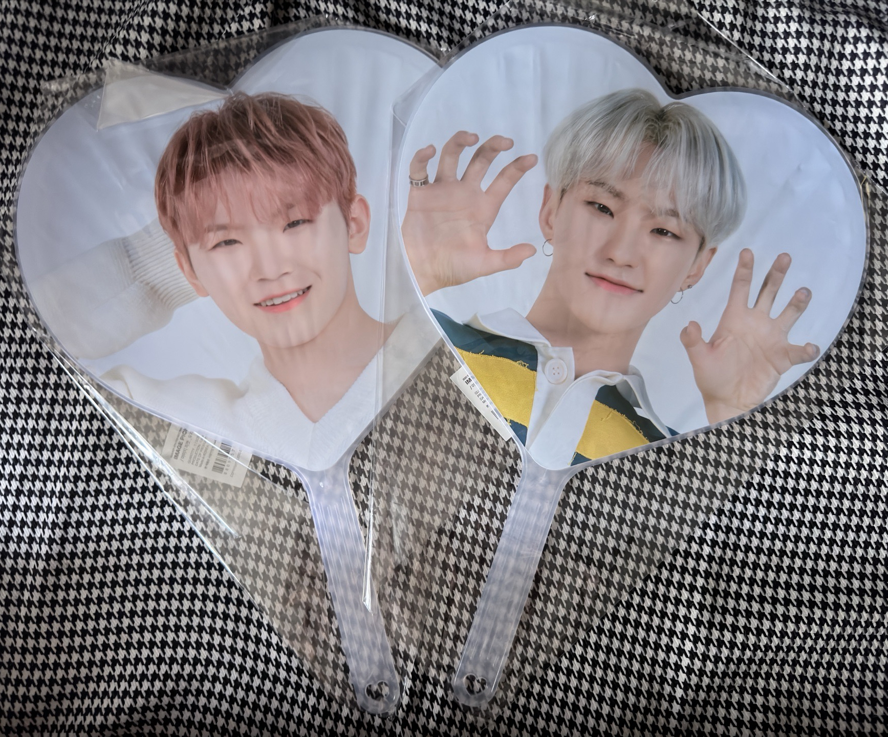 （全新未拆現貨兩支不拆售 紙箱寄出 可當日寄出）seventeen 2020 克拉島 豪雨 hoshi woozi愛心扇