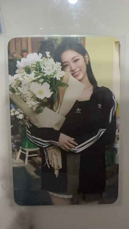 競標 🩵BABYMONSTER AHYEON 愛迪達代言卡