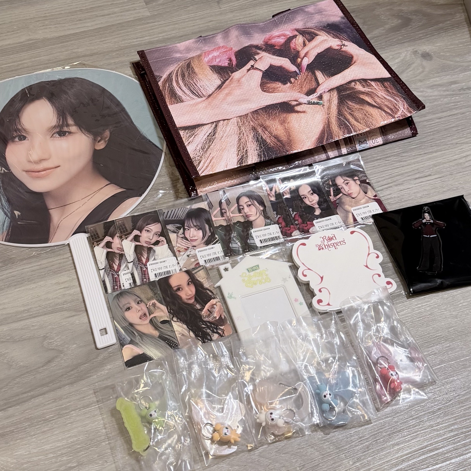 TWICE 大扇/冬日一番賞/登山扣/特典