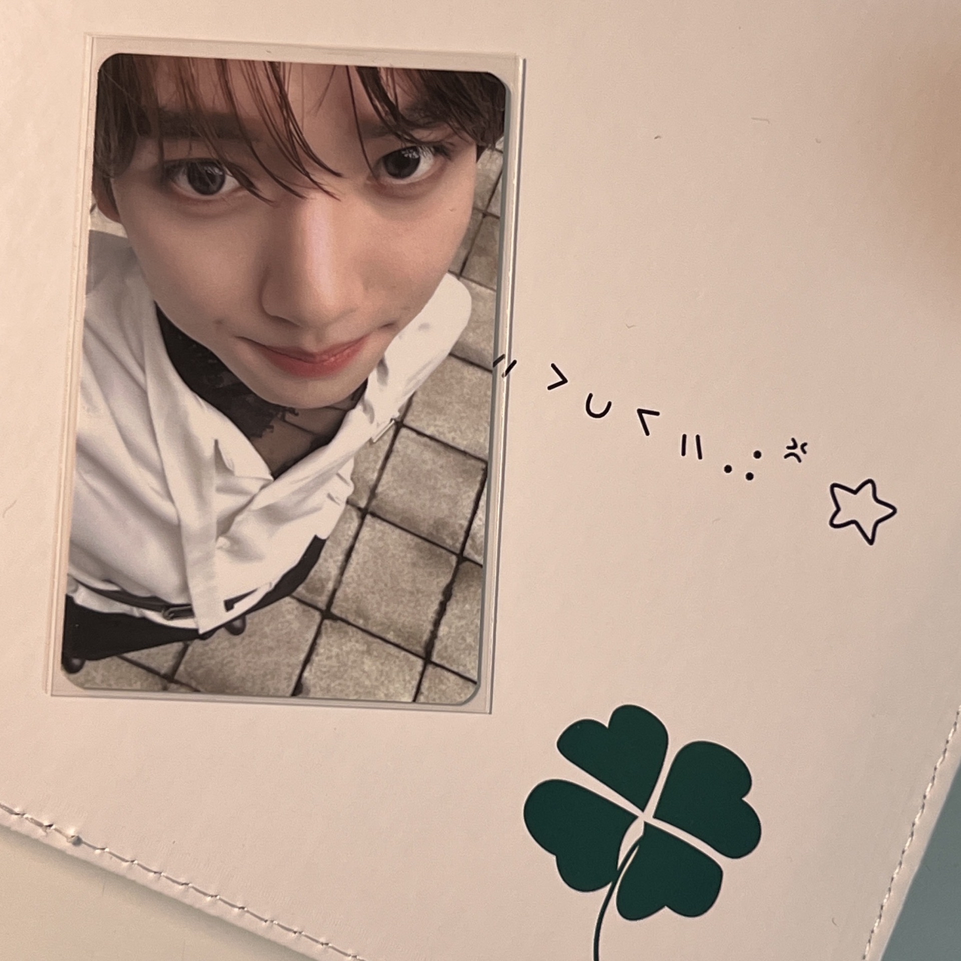 如果全世界都指責你 那麼哥哥蹲下來抱抱你