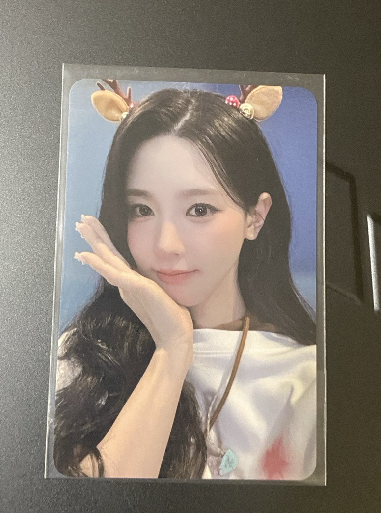 小鹿捧臉
