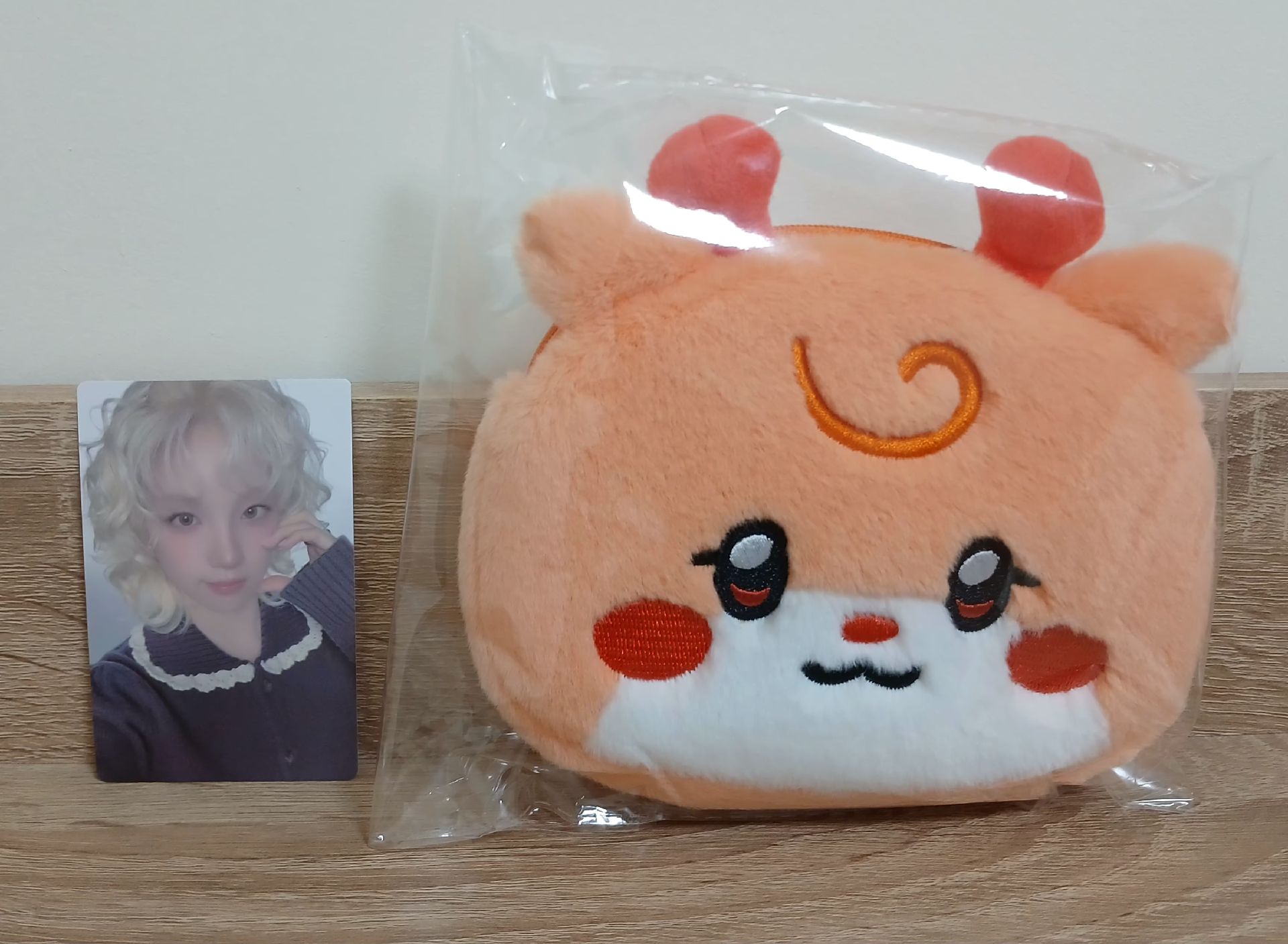 idle 展覽快閃店 零錢包吊飾💝 含卡