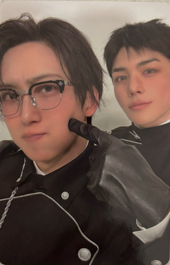 大兔子臉頰鼓鼓