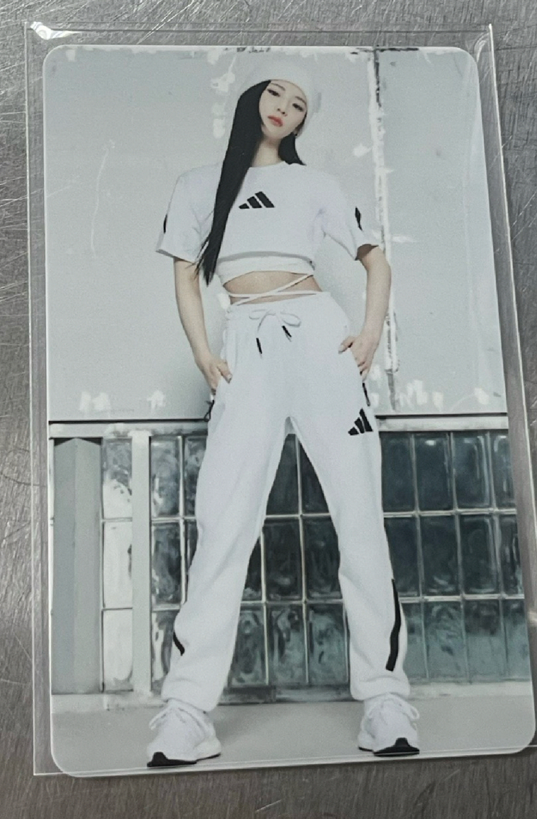 愛迪達代言卡露2.0