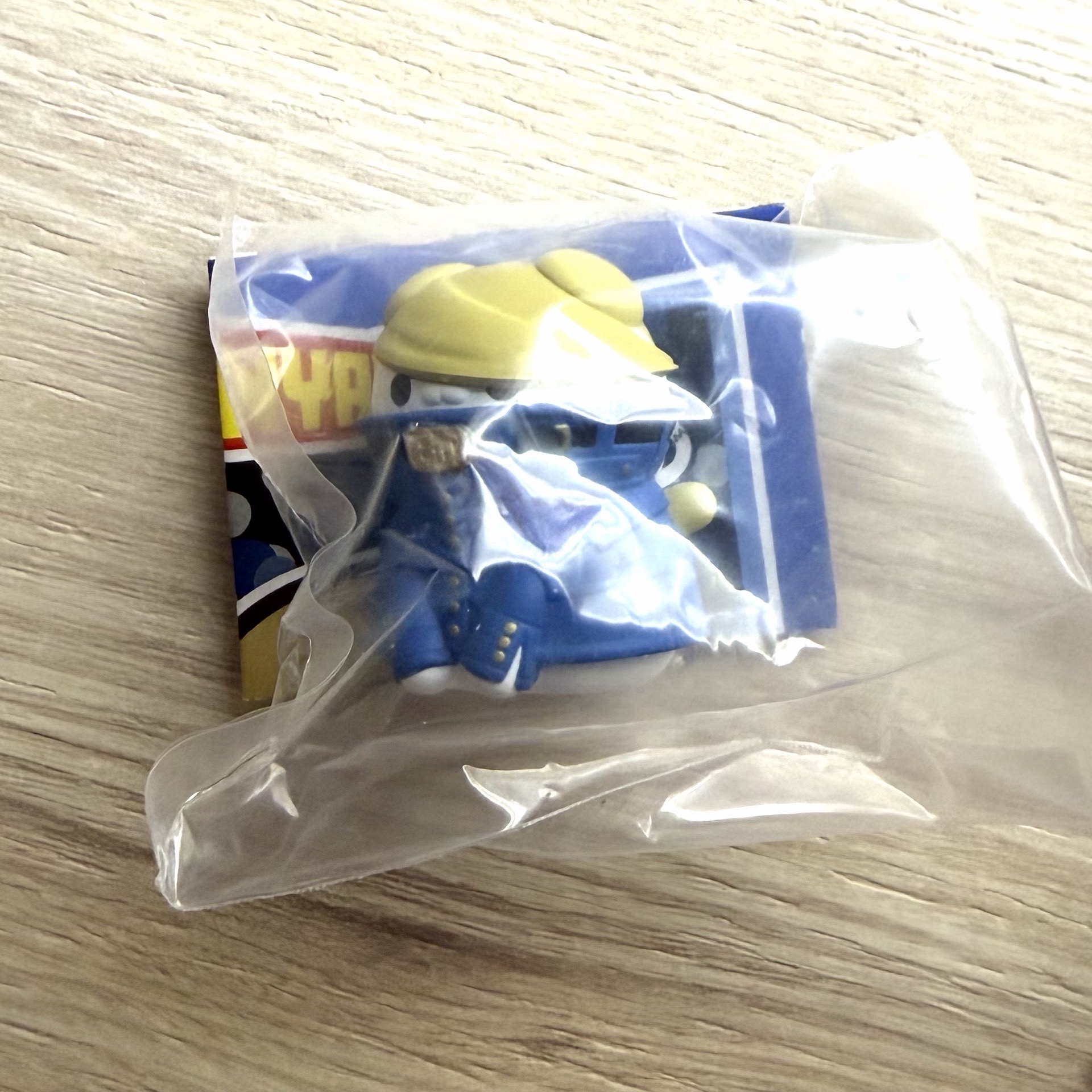牛仔褲貓咪公仔