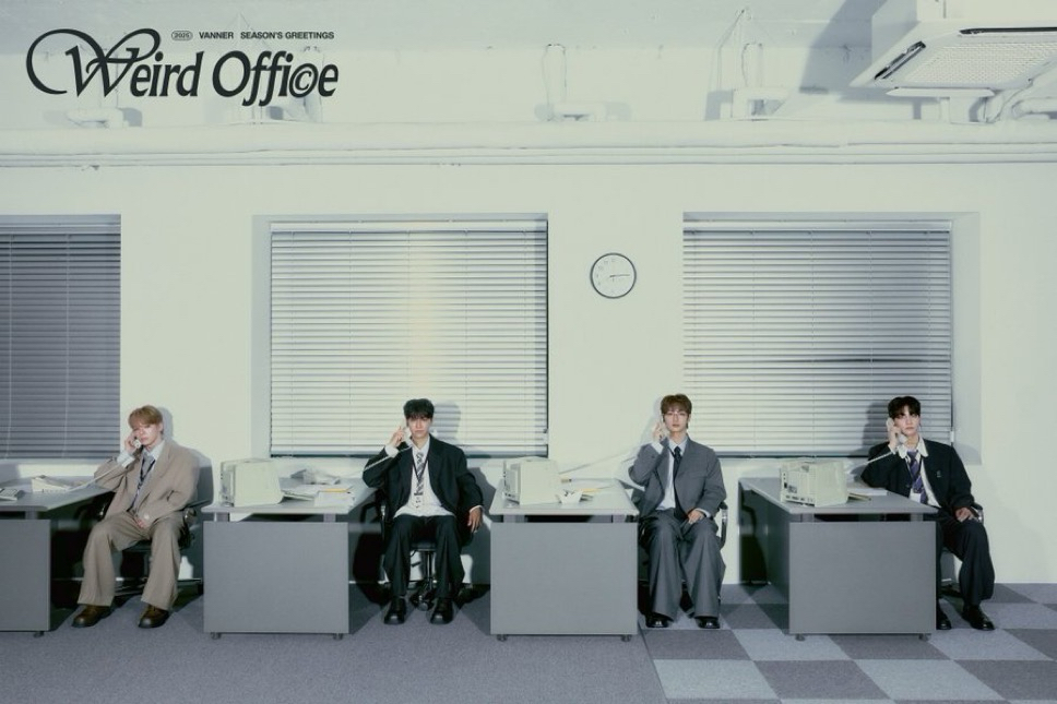 VANNER 2025 SEASON'S GREETINGS: VVeird Office