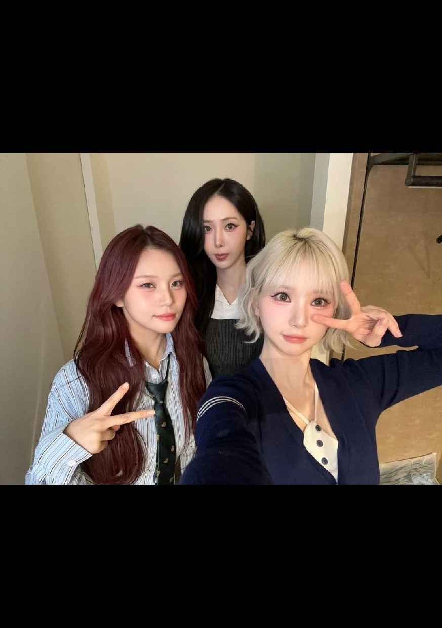 VIVIZ+GFRIEND