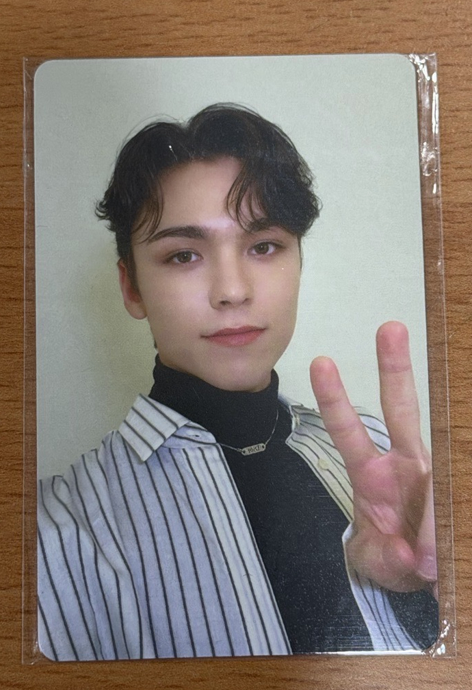 2021season’s greeting 年曆卡 VERNON