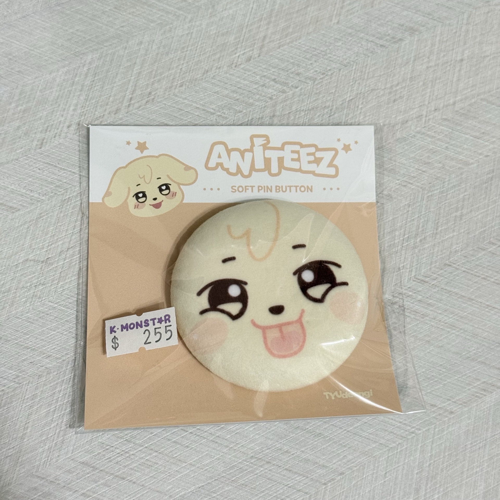 ANITEEEZ 凸咚絨毛徽章