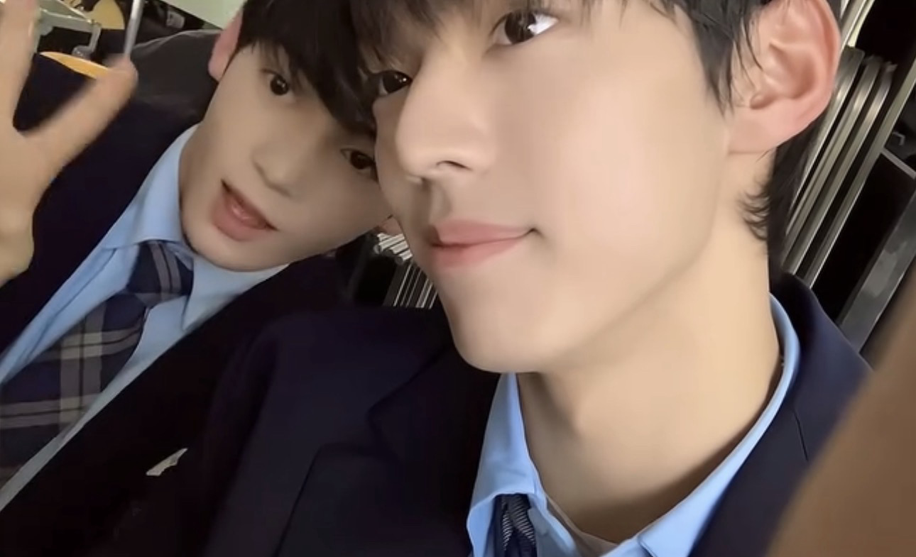 YX