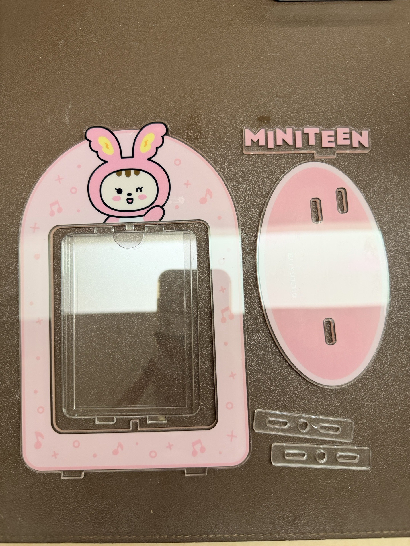 miniteen x 7-11 兔拉米壓克力立牌