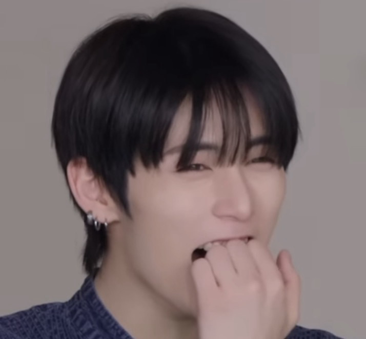 민
