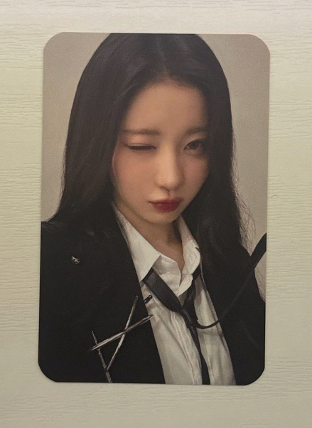 Asa 西裝角打歌卡