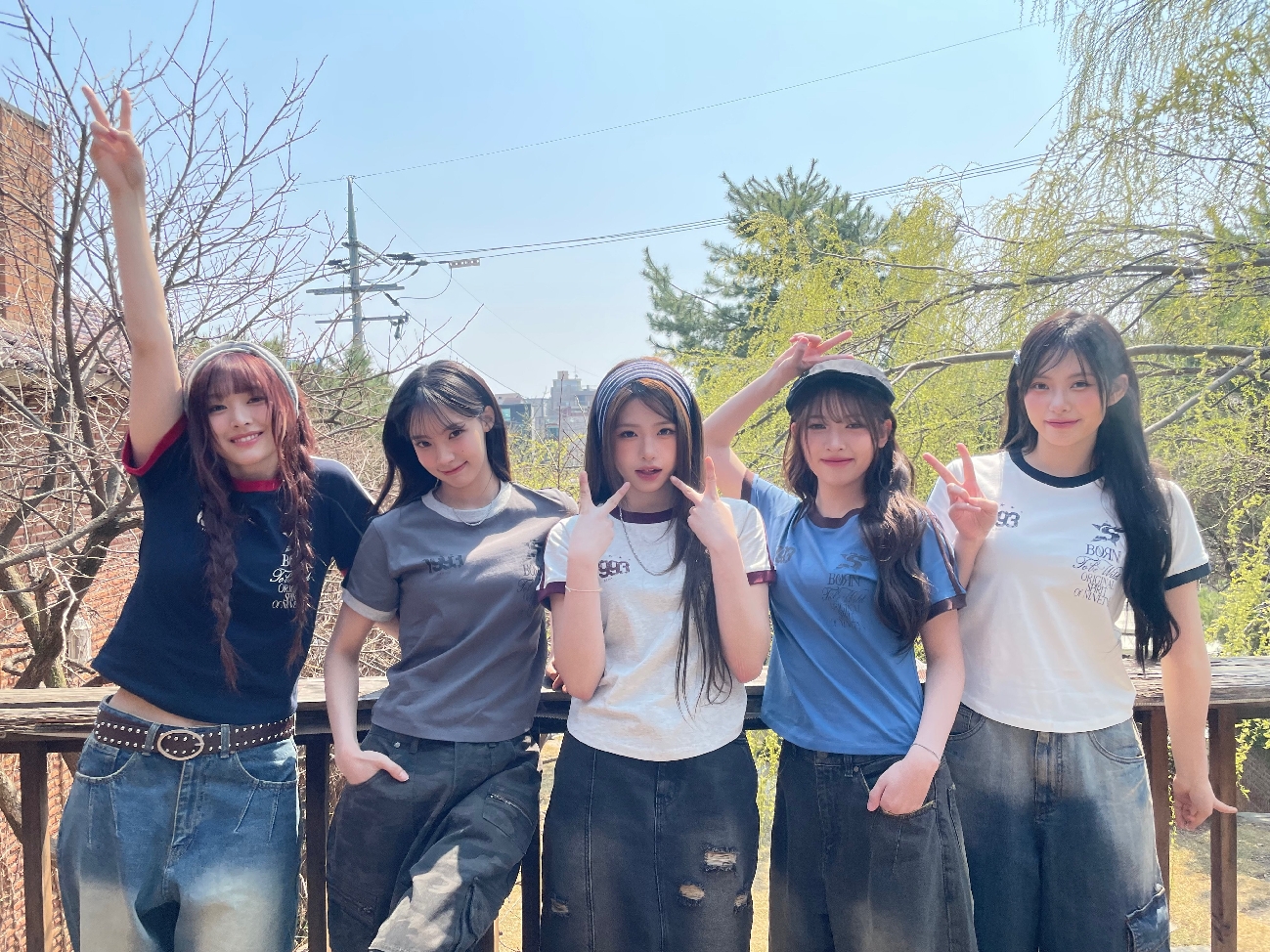 휴안 請先閱讀主頁規則(OH MY GIRL卡/LOONA+ARTMS卡 未上架完成,可私看)
