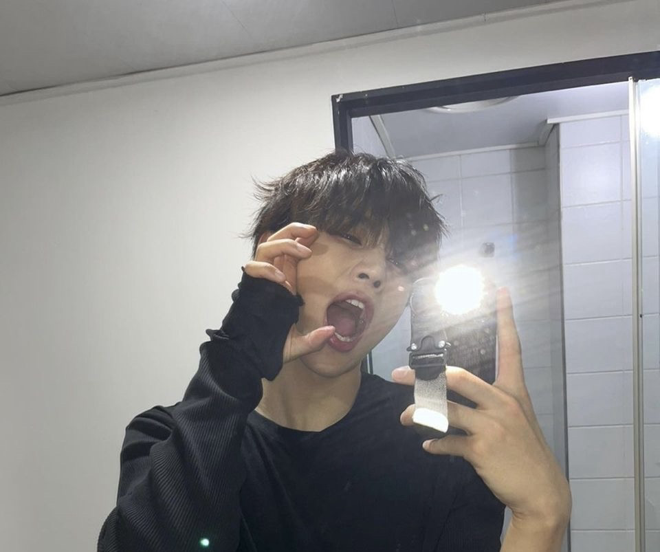 윤