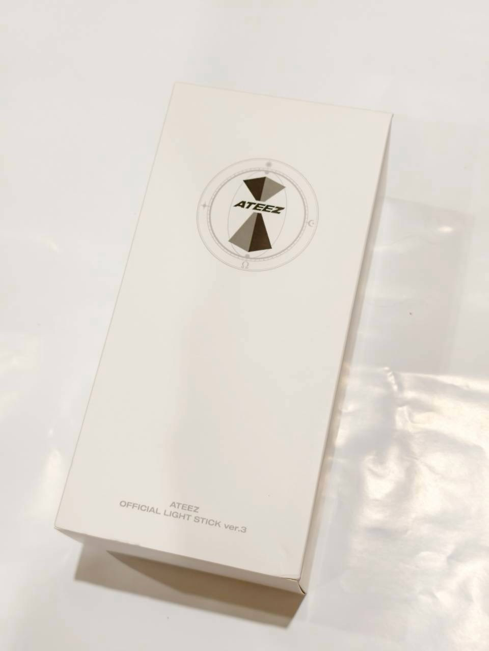 全新現貨Ateez手燈含貼紙小卡