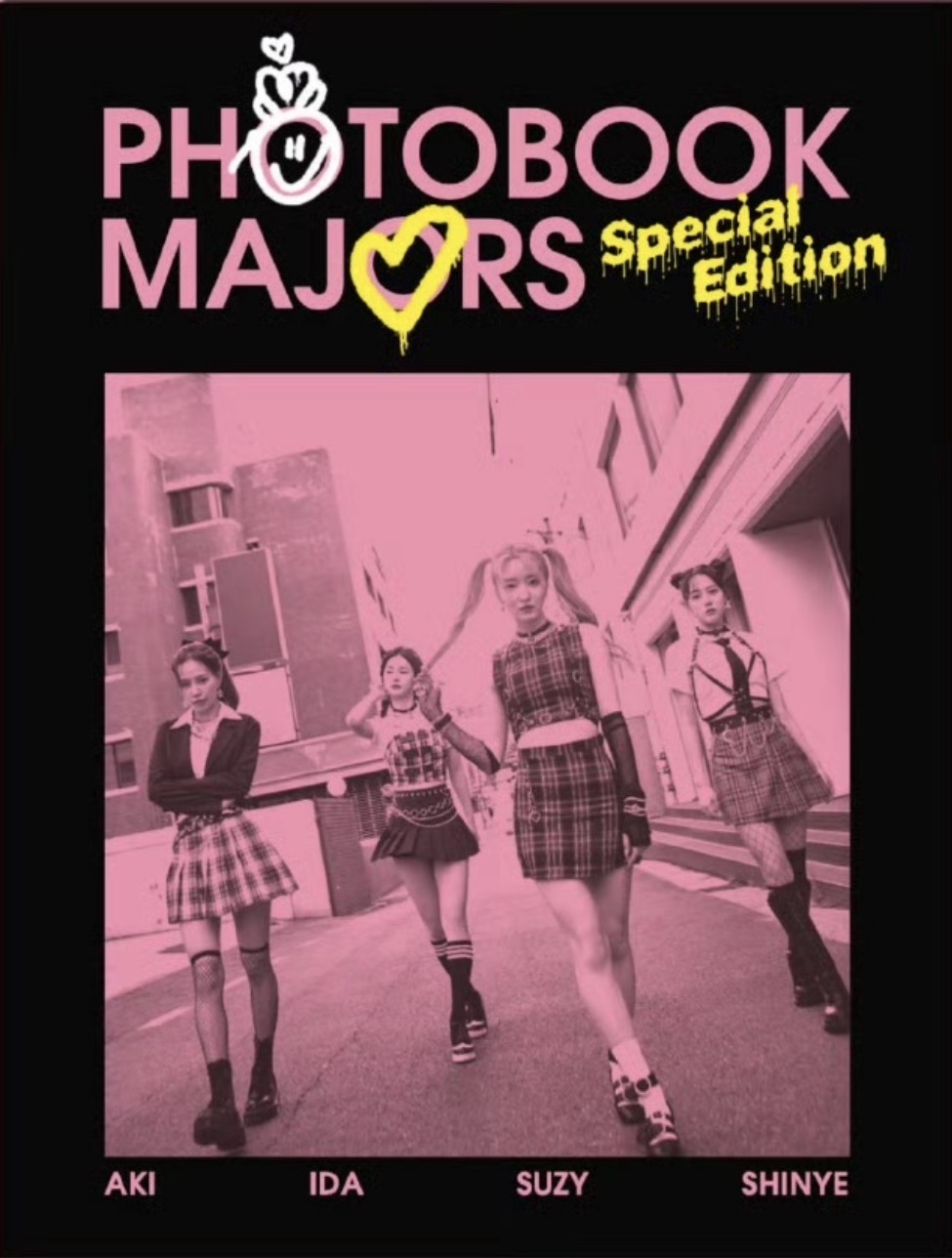 PHOTOBOOK MAJORS