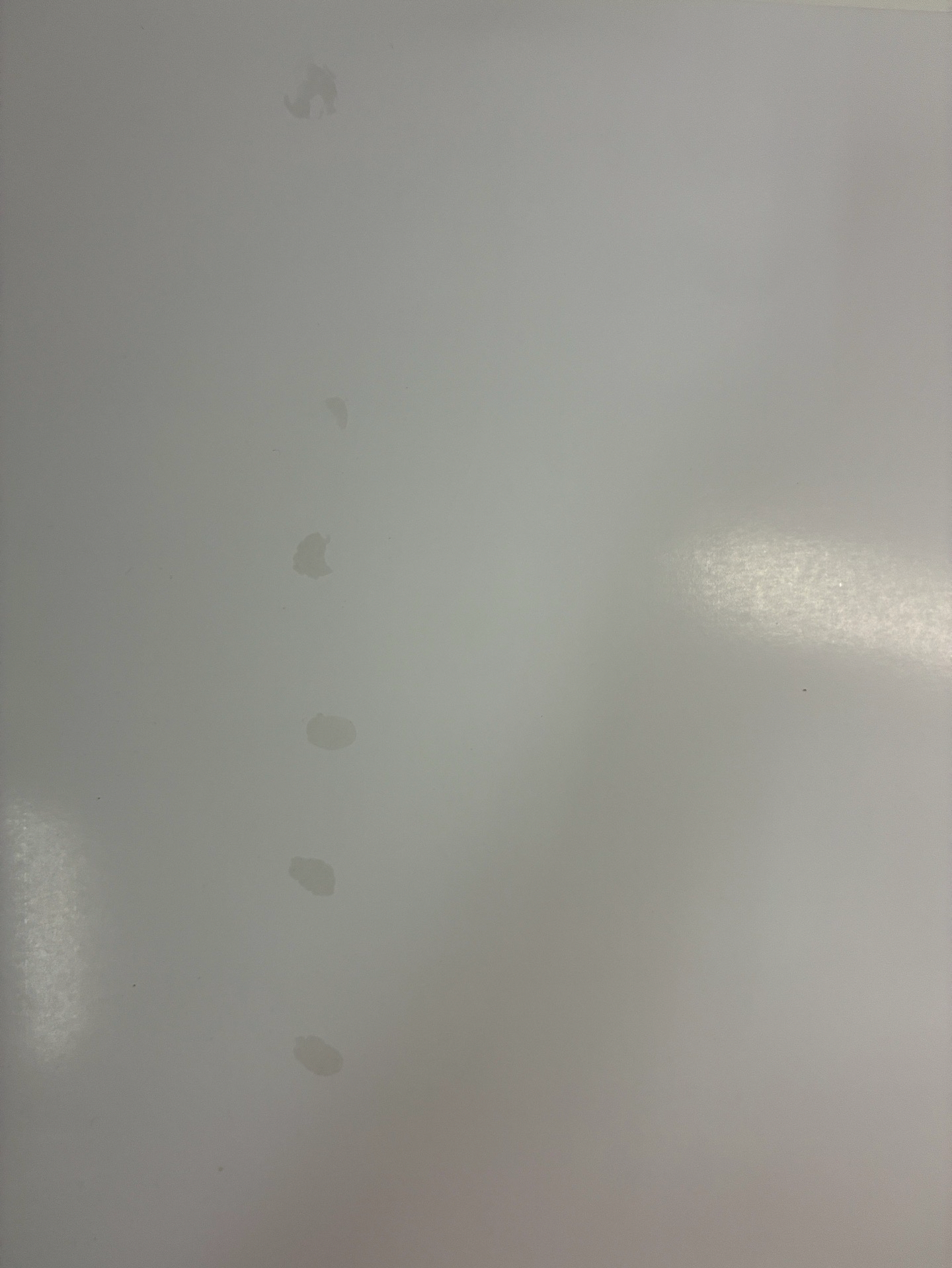 TWICE十週年海報（背面有髒污