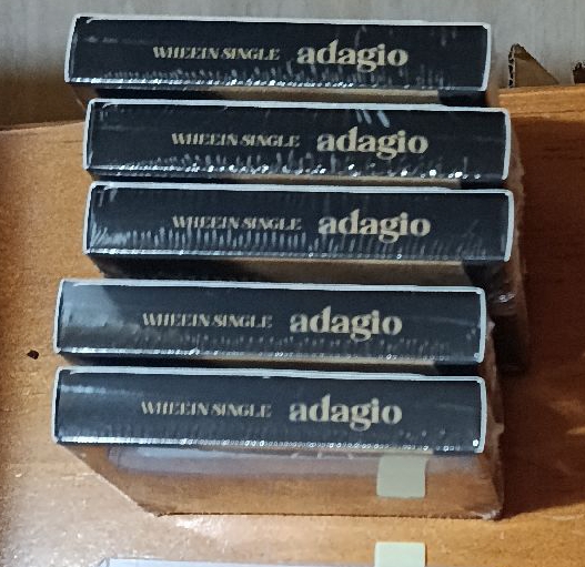 adagio 吊飾版未拆