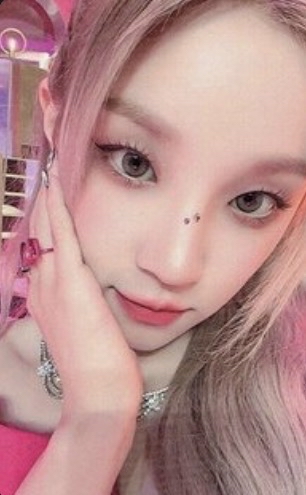 Yuqi. I feel  3.0 簽售卡 
