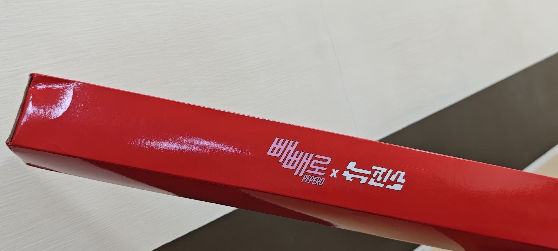 【超稀有！！未張貼過含原紙盒】NewJeans PEPERO 店面用海報(A2尺寸)