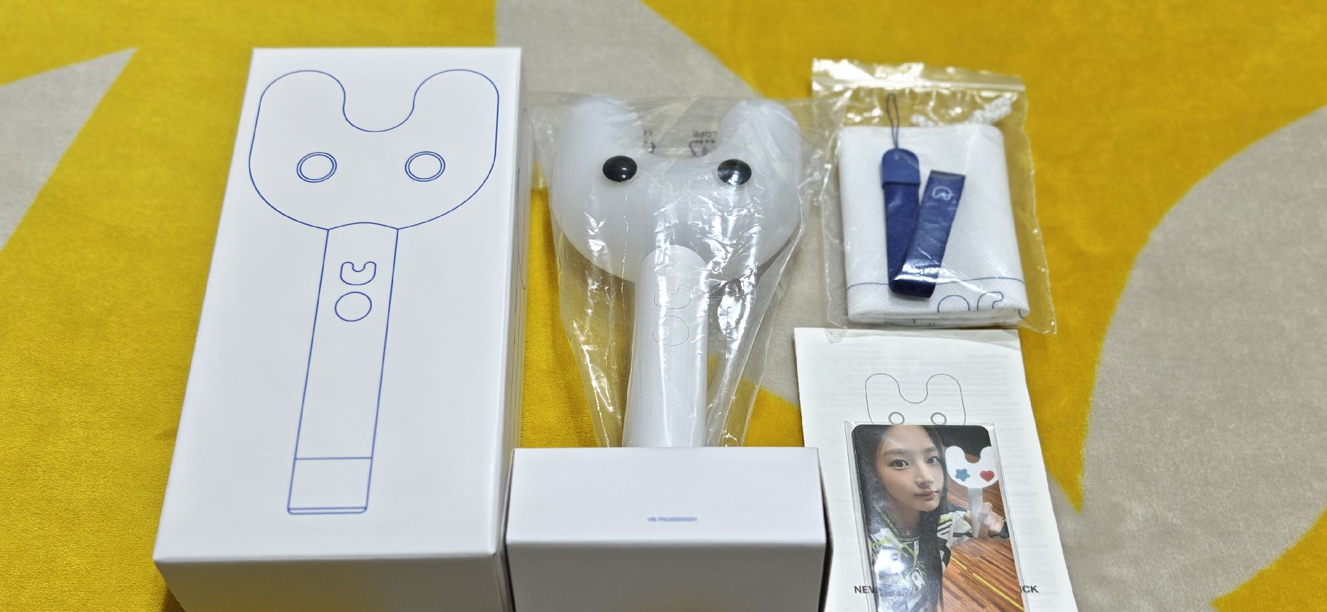 【極美品!!含整套手燈卡5張】NewJeans 應援手燈 (完整盒裝內容物無缺件)