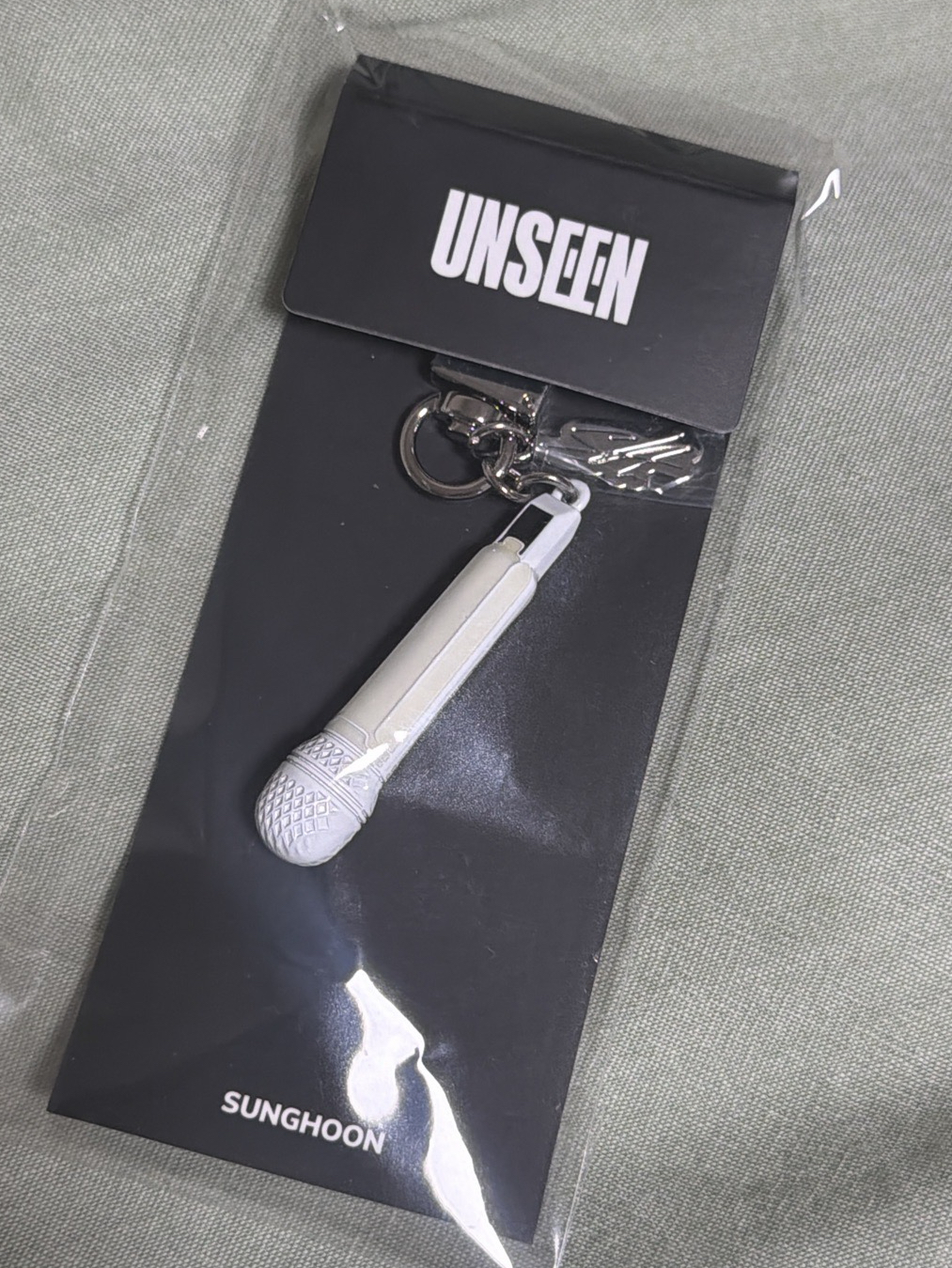 unseen 展覽 朴成訓麥克風吊飾