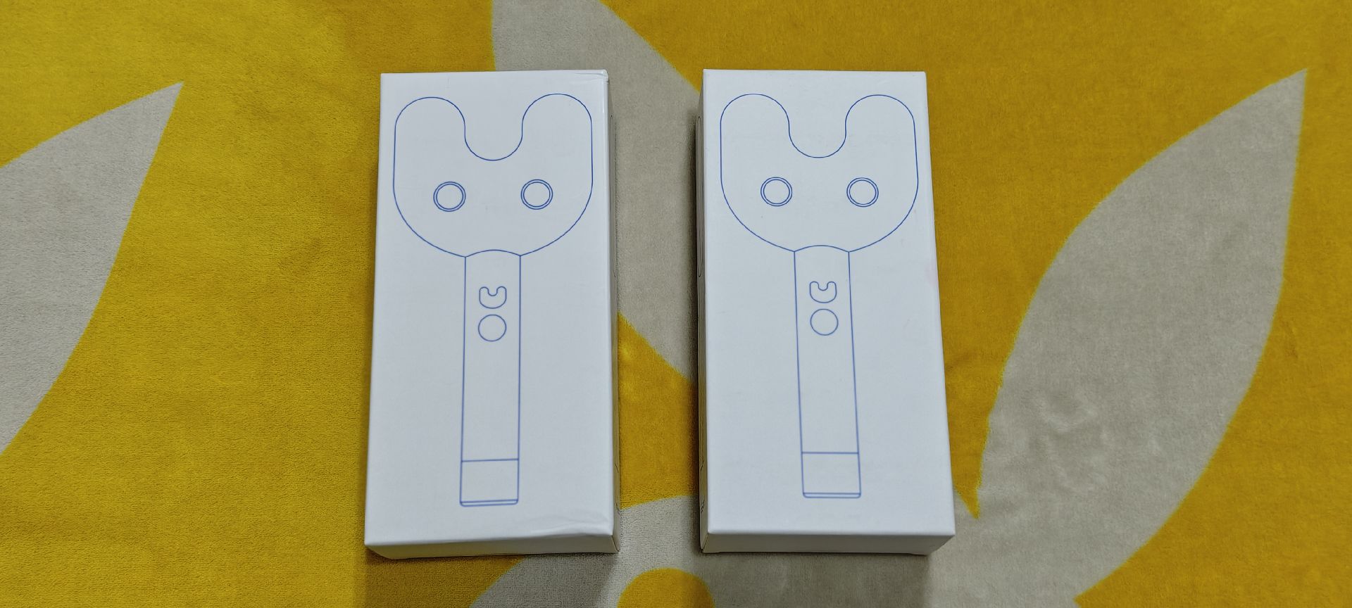 【全新未拆封】NewJeans 應援手燈 (可用優惠價加購手燈裝飾扣)