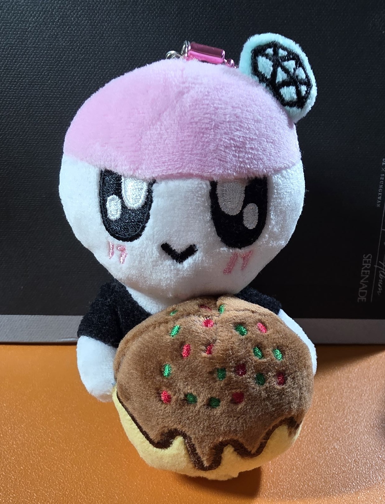 fm  HOLIDAY 鑰匙圈吊飾 蹦蹦