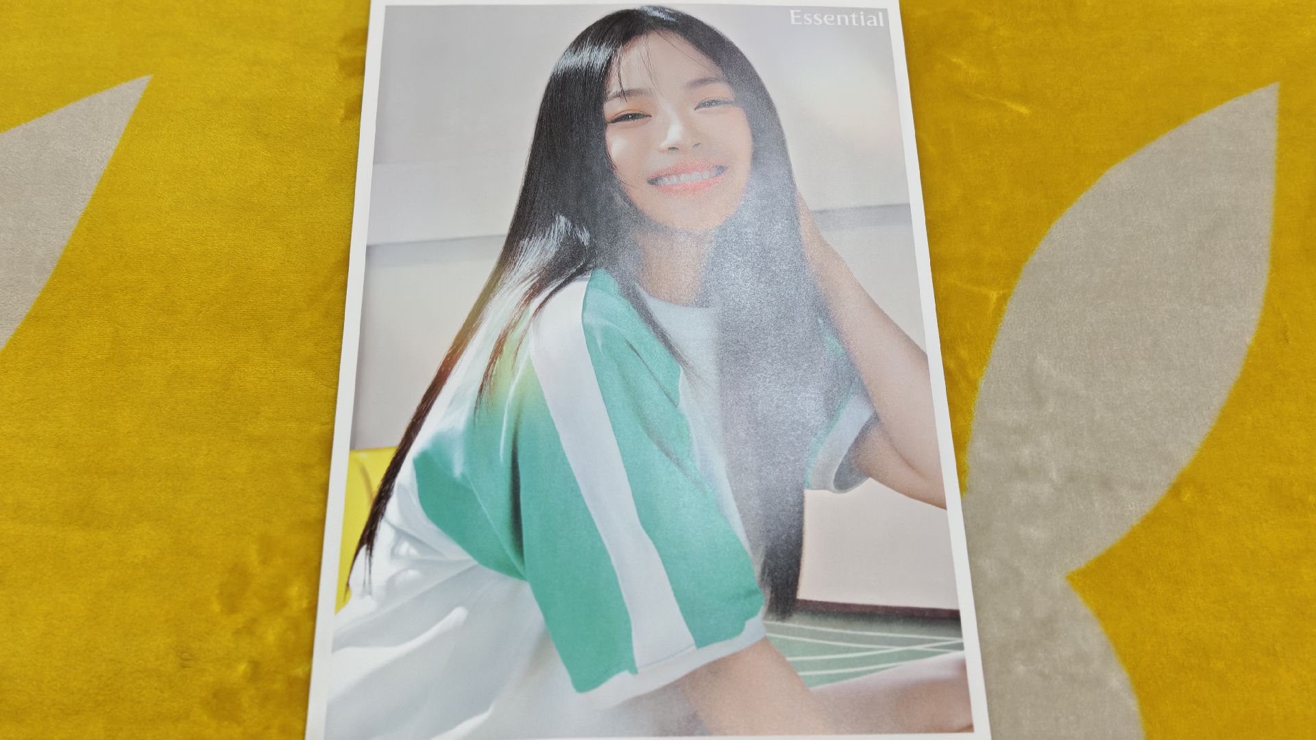 【最強花王推廣優惠價！！】NewJeans x Essential 花王抽選中獎海報 完整盒裝(一盒6張。A3尺寸)