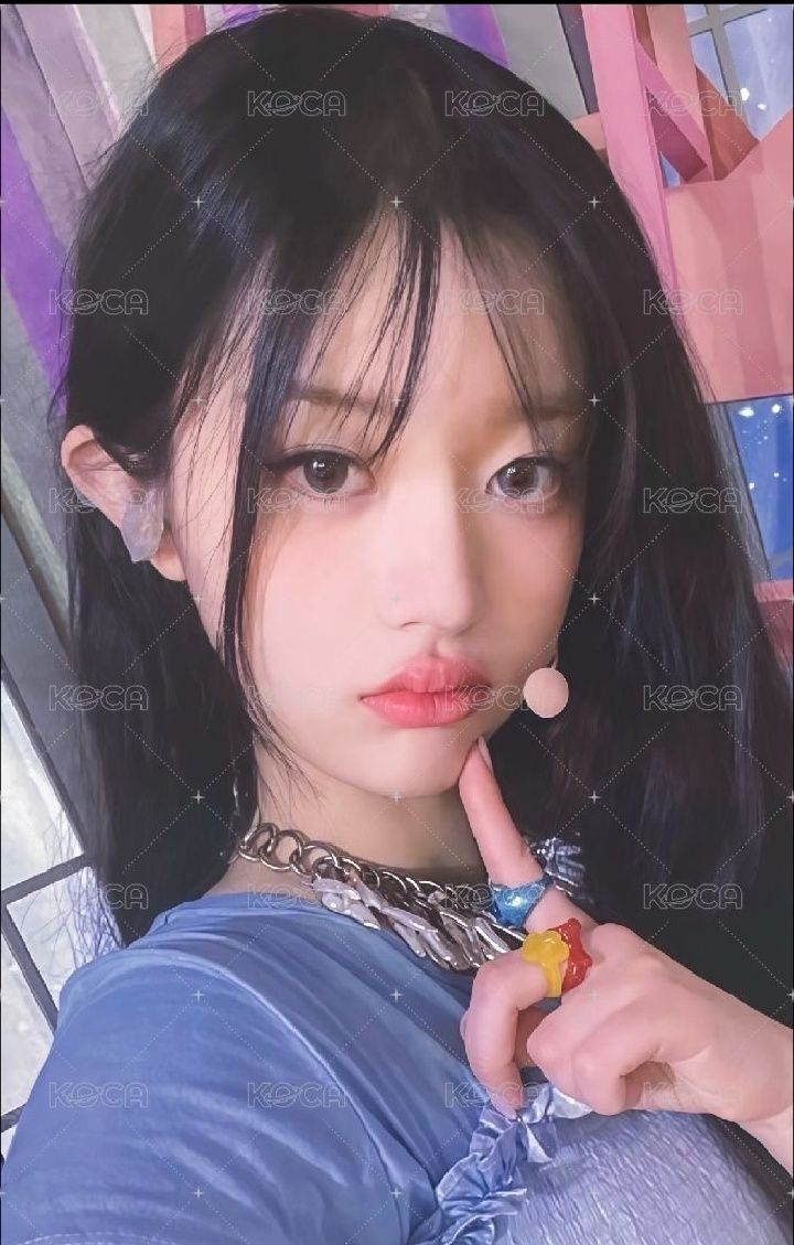 ILLIT小卡