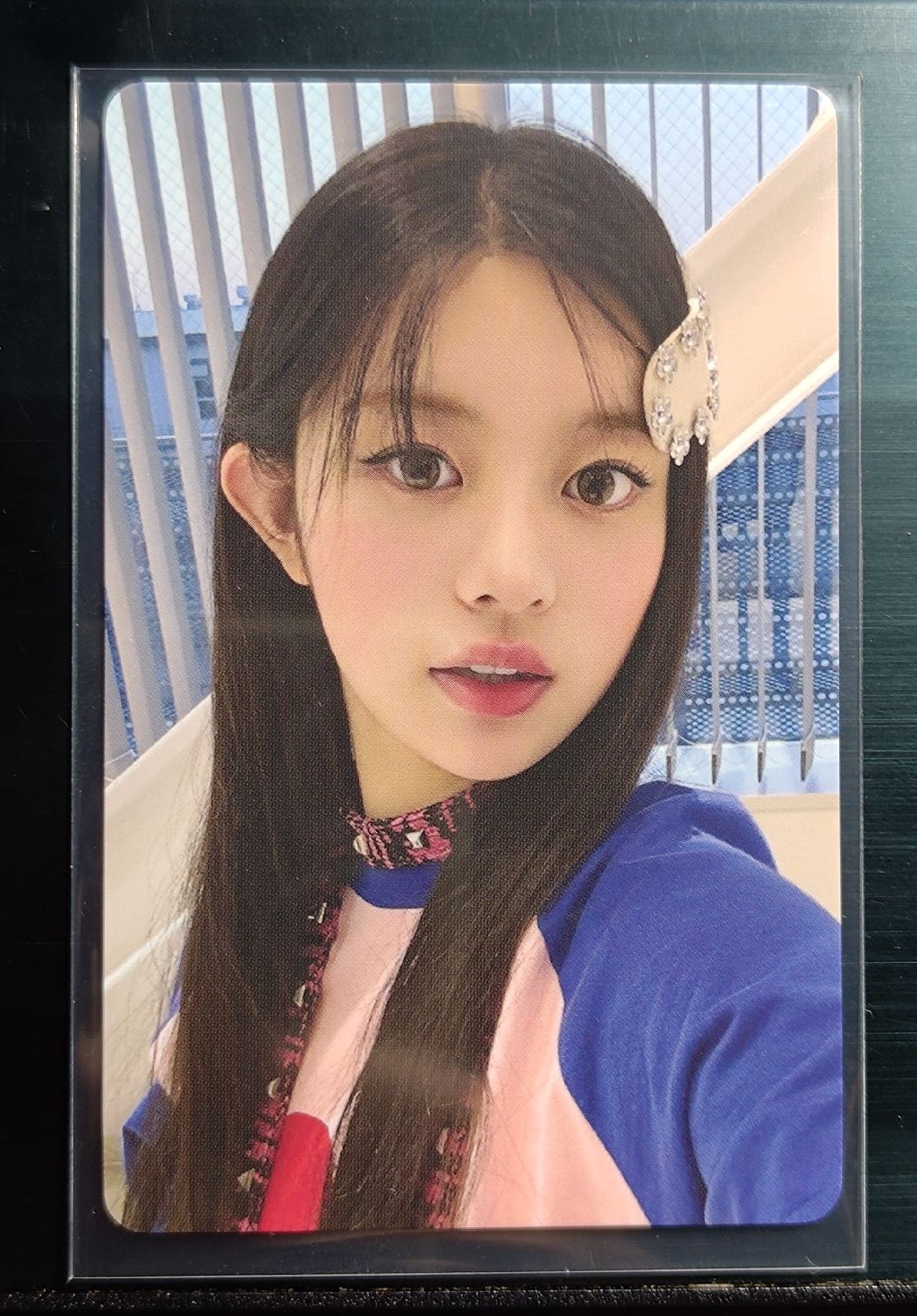 ILLIT bomb 一直娛預售 金榜題慜 有損如圖